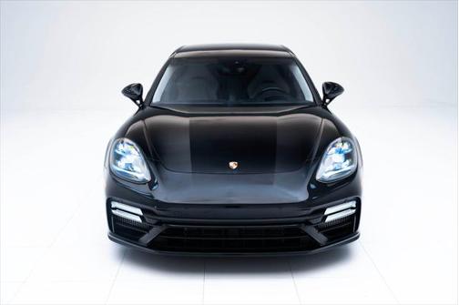 2022 Porsche Panamera Turbo S