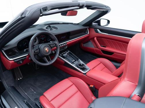 2025 Porsche 911 Turbo S