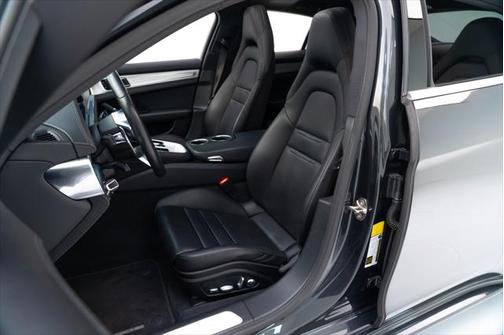 2017 Porsche Panamera 4S