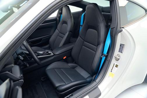 2025 Porsche 911 Carrera