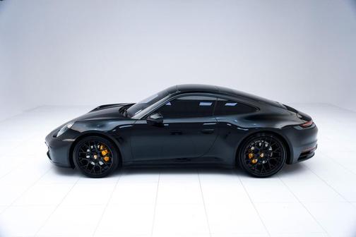 2022 Porsche 911 Carrera