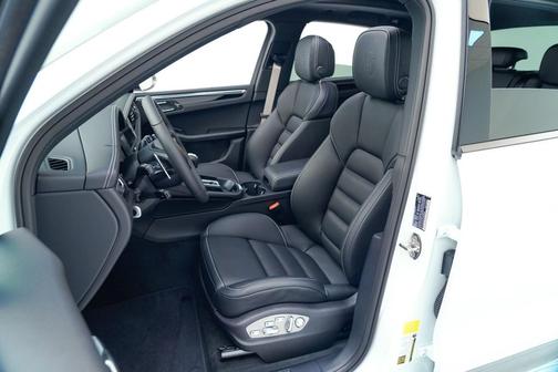 2026 Porsche Macan T