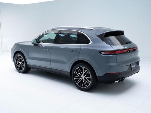Vanadium Grey Metallic 2026 Porsche Cayenne Cayenne