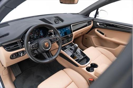 2022 Porsche Macan Base