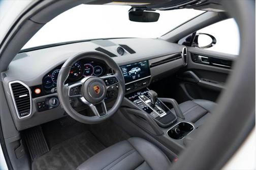 2021 Porsche Cayenne Coupe