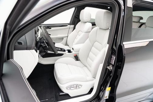 2025 Porsche Macan S