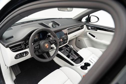 2025 Porsche Macan S