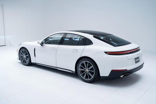 2026 Porsche Panamera 