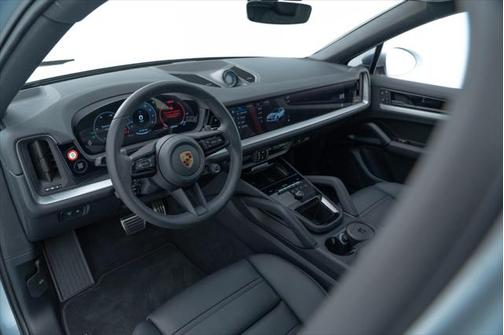 2024 Porsche Cayenne S