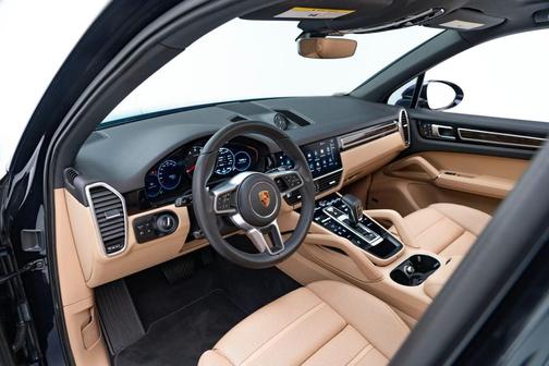 2023 Porsche Cayenne 