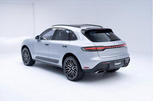 2022 Porsche Macan Base