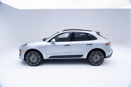2022 Porsche Macan Base