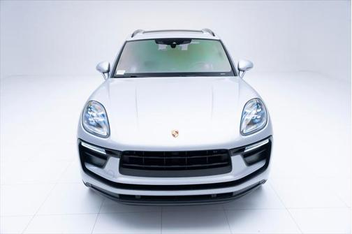 2022 Porsche Macan Base