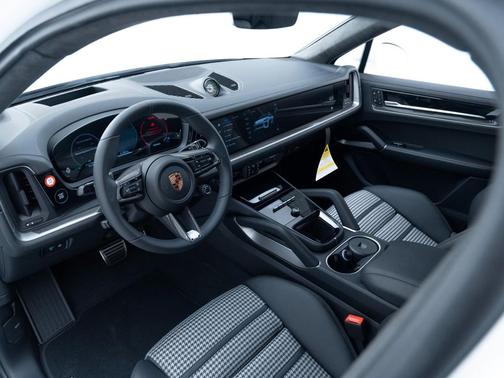 2026 Porsche Cayenne GTS