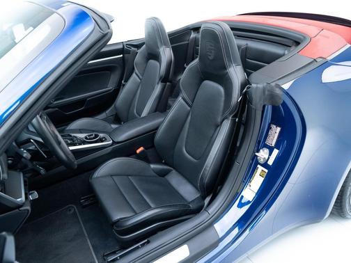 2020 Porsche 911 Carrera 4S Cabriolet