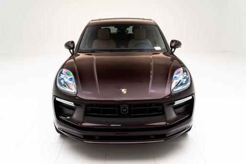 2025 Porsche Macan T