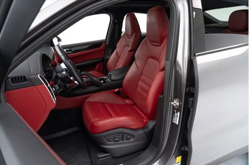 2022 Porsche Cayenne S