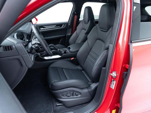 2026 Porsche Cayenne GTS