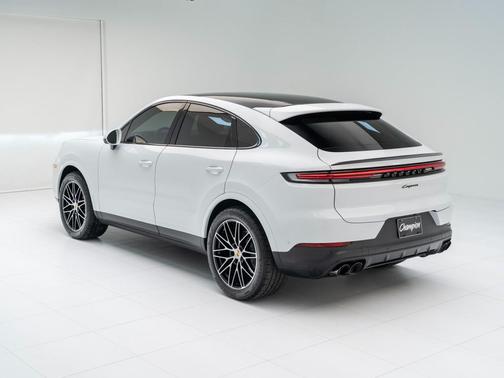 Carrara White Metallic 2024 Porsche Cayenne Cayenne