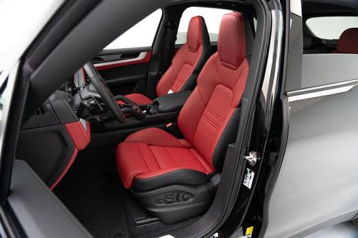 2025 Porsche Cayenne S