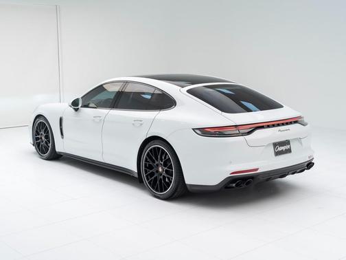 2023 Porsche Panamera Platinum Edition