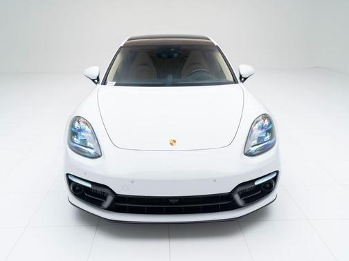 2023 Porsche Panamera Platinum Edition
