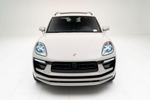 2025 Porsche Macan T