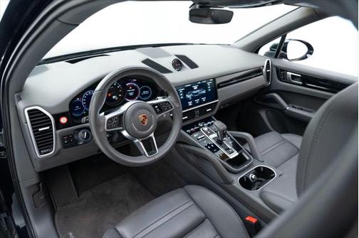 2021 Porsche Cayenne Base (Tiptronic)
