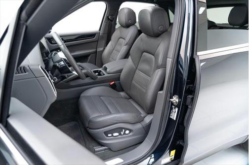 2021 Porsche Cayenne Base (Tiptronic)