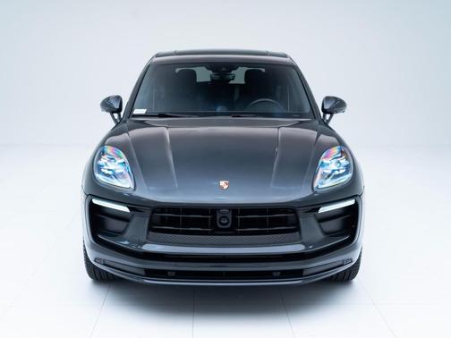 Volcano Grey Metallic 2026 Porsche Macan Macan