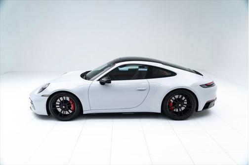 2024 Porsche 911 Carrera 4 GTS