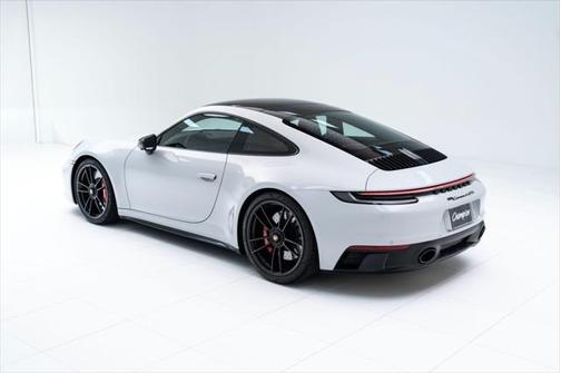 2024 Porsche 911 Carrera 4 GTS