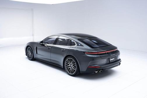 2025 Porsche Panamera 4