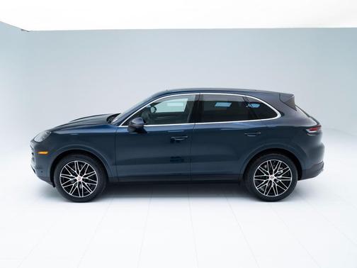 Algarve Blue Metallic 2026 Porsche Cayenne Cayenne