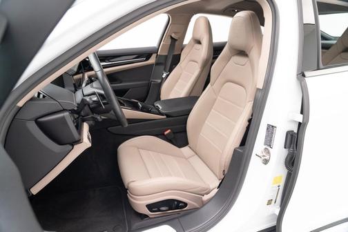 2025 Porsche Panamera Base