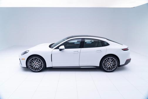 2025 Porsche Panamera Base