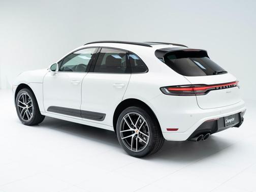2022 Porsche Macan Base (PDK)