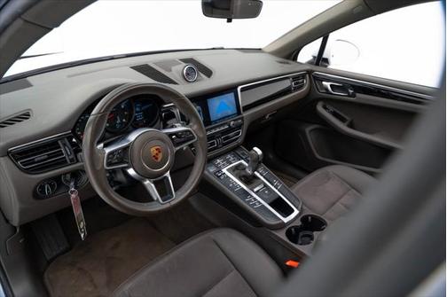 2021 Porsche Macan Base