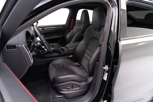 2023 Porsche Cayenne GTS