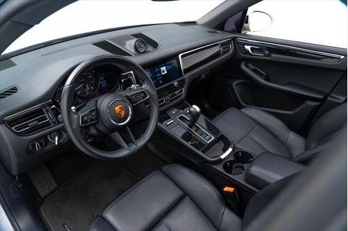 2022 Porsche Macan Base