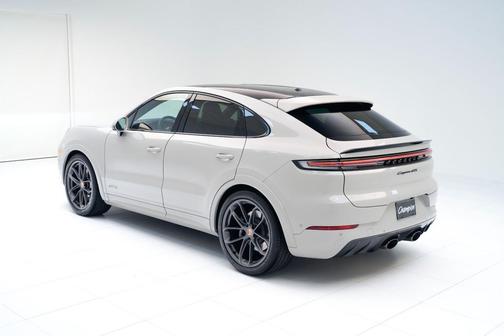 2025 Porsche Cayenne GTS