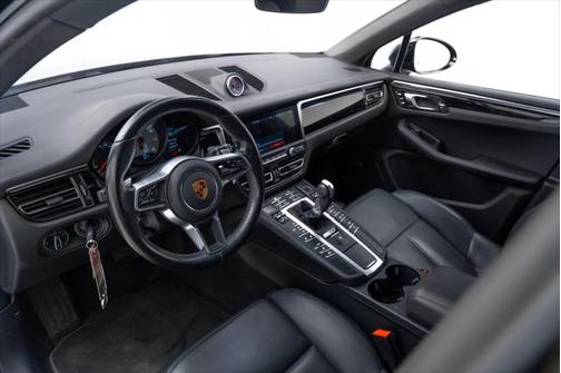 2021 Porsche Macan Base
