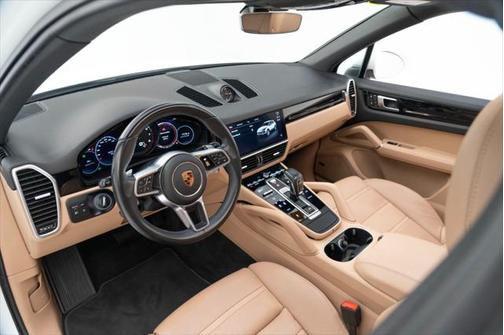 2022 Porsche Cayenne Platinum Edition