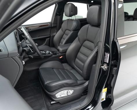 2025 Porsche Macan T