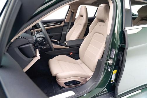 2026 Porsche Panamera 4