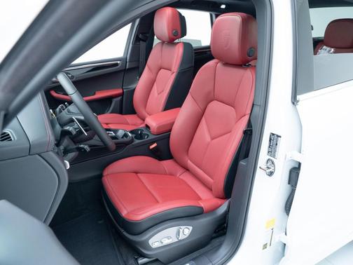 2026 Porsche Macan S