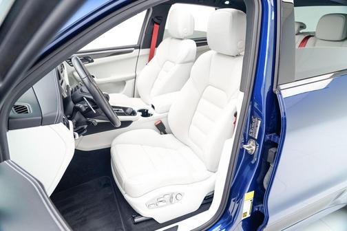 2023 Porsche Macan GTS