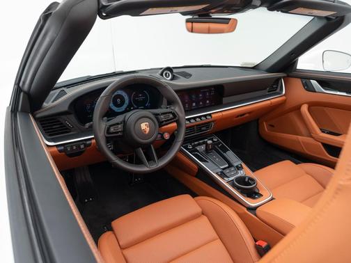 2026 Porsche 911 Carrera 4S Cabriolet