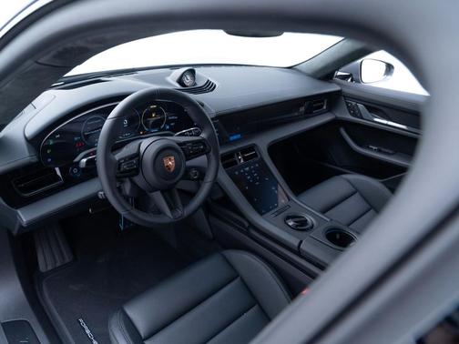 2026 Porsche Taycan GTS