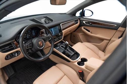 2023 Porsche Macan Base